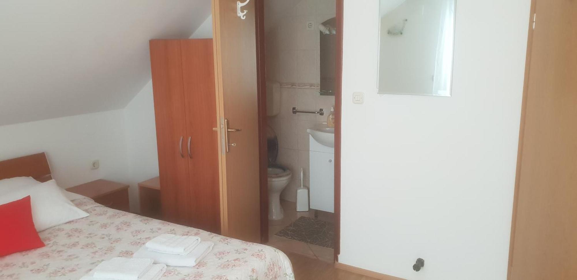 Apartments Mise Ogulin Exterior photo
