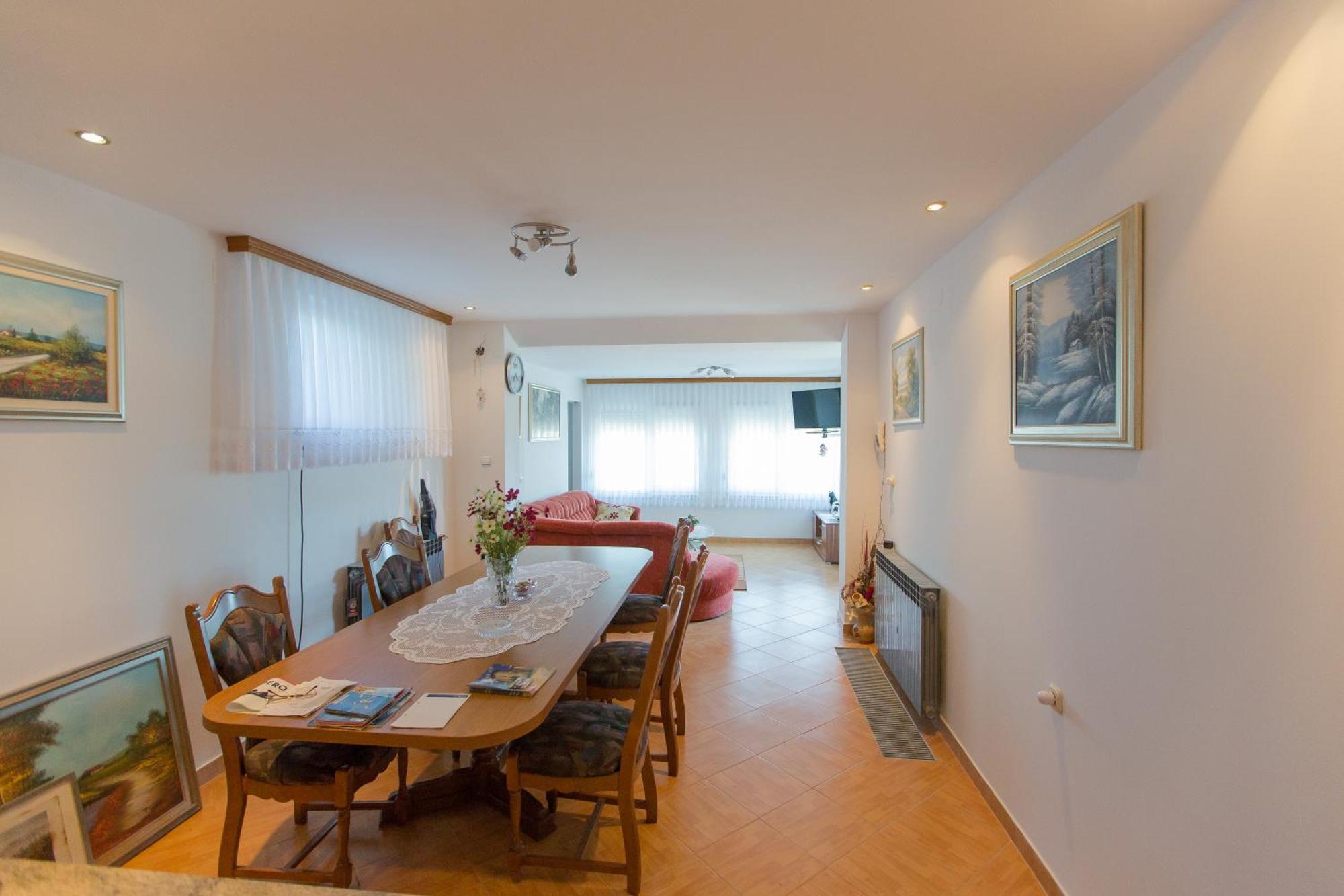 Apartments Mise Ogulin Exterior photo