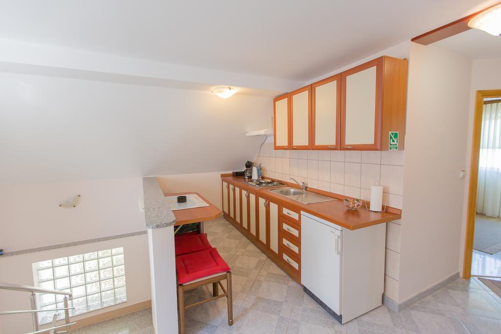 Apartments Mise Ogulin Exterior photo
